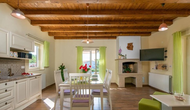 Newly built holiday home with pool in the quiet settlement Puntera