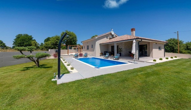 Newly built single storey home in the quiet village Belavići