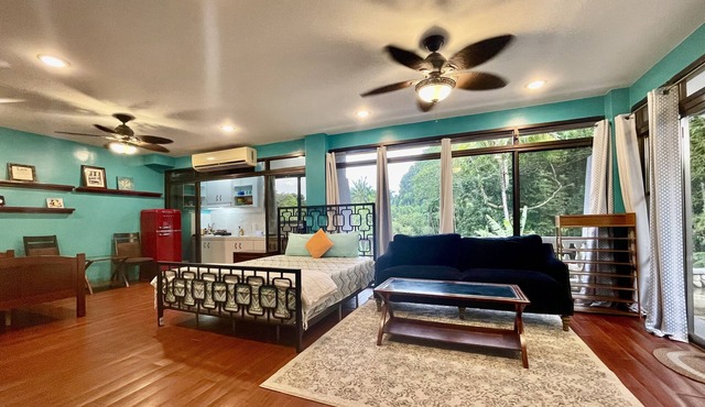 Ngermid Oasis - Large Studio With Kitchen & Scenic Views