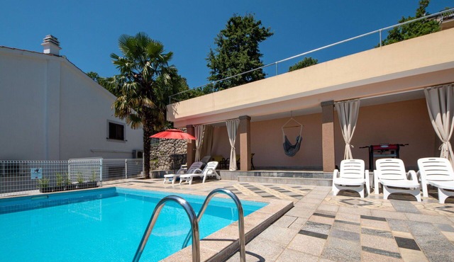 Nice apartment for 4 people with A/C, WIFI, pool, TV, terrace and pets allowed