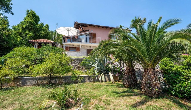 Nice apartment for 6 guests with A/C, WIFI, TV and patio