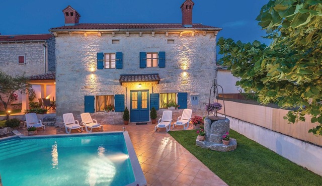Nice home in Orbanici