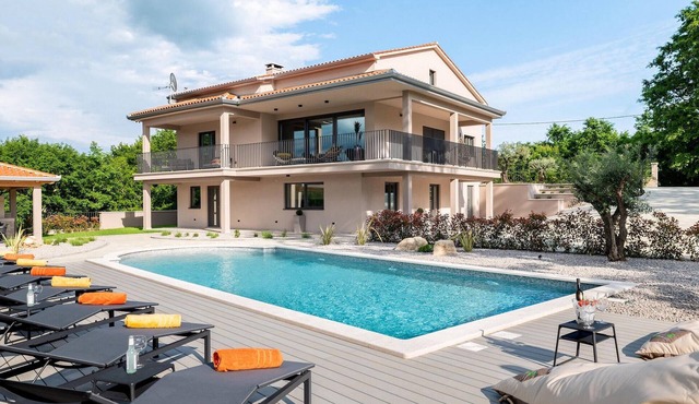 Nice home in Potpican