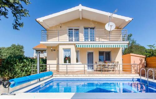 Nice Home In Primorski Dolac