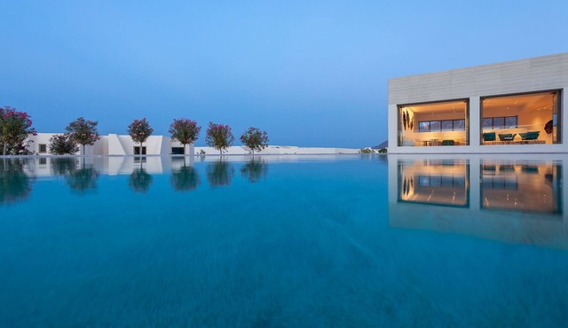 NOŪS Santorini