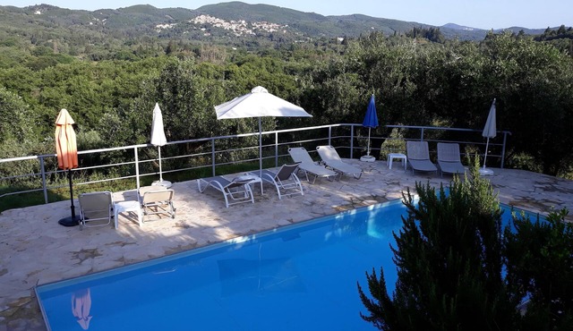 Oase in Olve grove 11000 sq on Corfu trail, Privatpool, near to sea