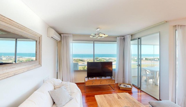 Oceana Suites Esturion Apartment