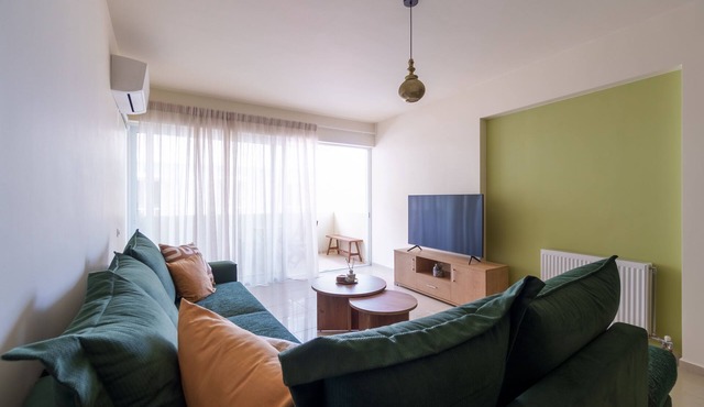 Oikies. Luxury Apartment with Lake View | private free parking area