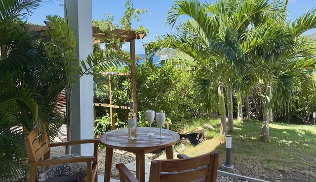 One Bedroom Apartment within walking distance of English Harbour