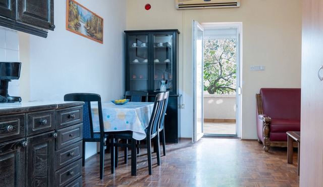 One bedroom apartment with terrace Posedarje, Novigrad (A-21123-c)