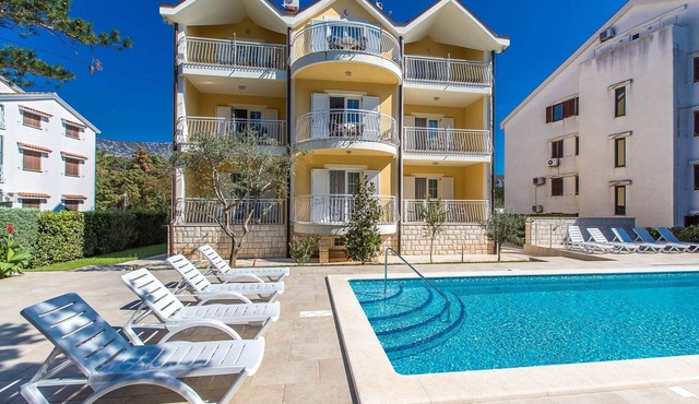 One bedroom apartment with a swimming pool Jadranovo, Crikvenica (A-5521-a)