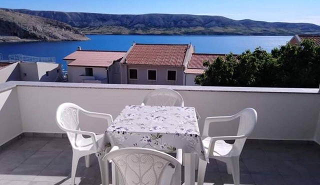 One bedroom apartment with terrace and sea view Metajna (Pag) (A-20521-b)