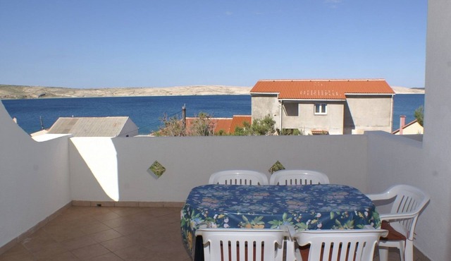 One bedroom apartment near beach Kustići (Pag) (A-4087-e)