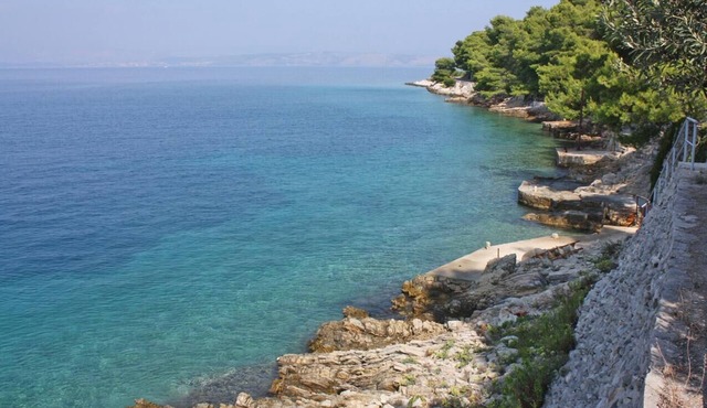 One bedroom apartment near beach Rogač, Šolta (A-5166-d)