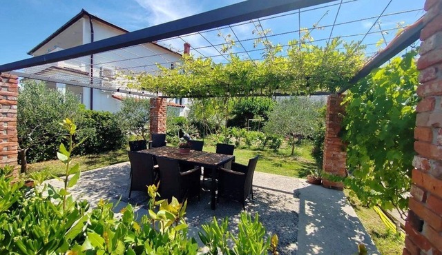 One bedroom apartment near beach Supetarska Draga - Donja, Rab (A-23377-b)