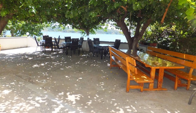 One bedroom apartment near beach Supetarska Draga - Gornja (Rab) (A-5054-c)