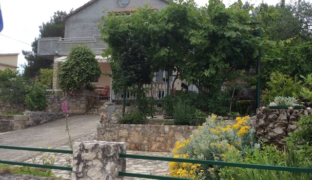 One bedroom apartment with terrace Marina, Trogir (A-17109-a)