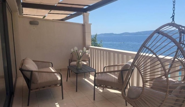 One bedroom apartment with a swimming pool by the beach Medići, Omiš (A-25214-a)