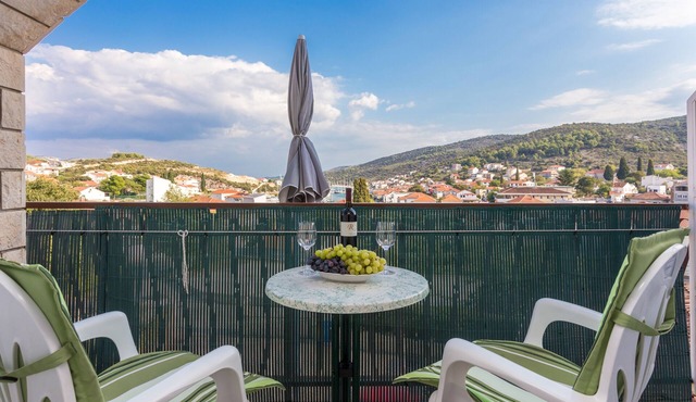 One bedroom apartment with balcony and sea view Marina, Trogir (A-5953-c)