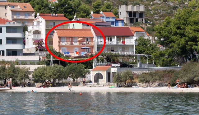One bedroom apartment with terrace Marina, Trogir (A-6116-f)