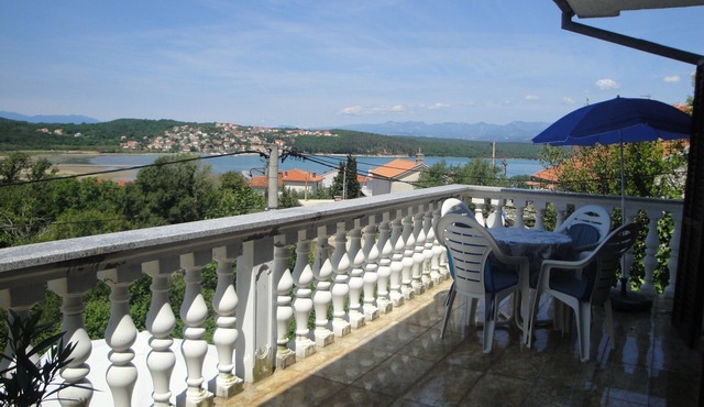 One-bedroom Apartment with Sea View Kutlesa