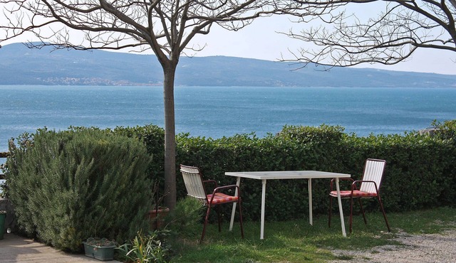 One bedroom apartment with terrace and sea view Nemira, Omiš (A-4834-a)