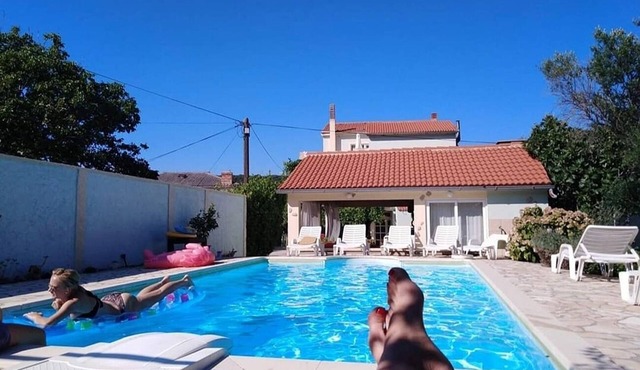 One bedroom apartment with a swimming pool Supetarska Draga - Donja, Rab (A-2019-d)