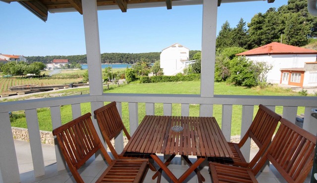 One bedroom apartment with a swimming pool Palit, Rab (A-3210-d)