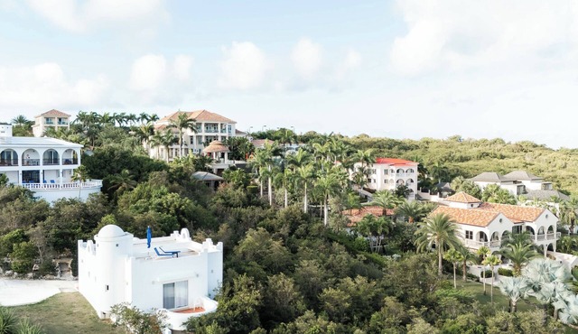 Panoramic Beachfront Villa - Secluded and Pristine Beach