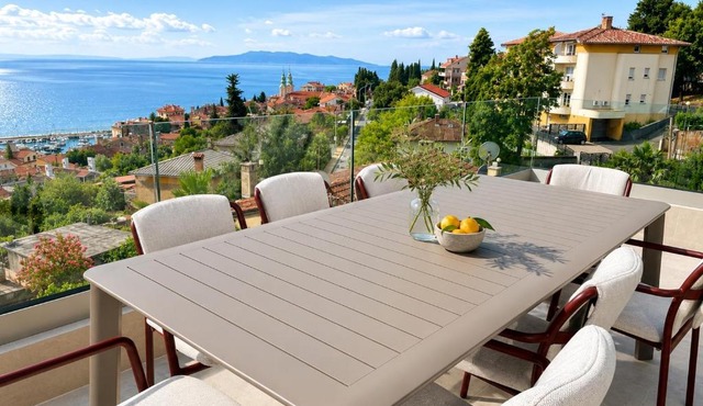 Panoramic Seaview Apartment, completely renovated