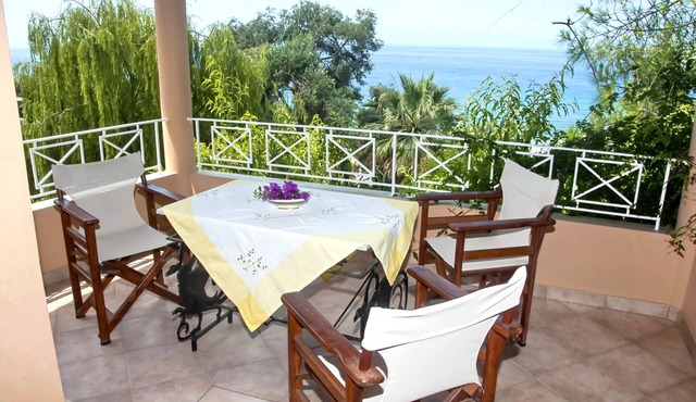 Pelekas Beach Apartments "Tonia".