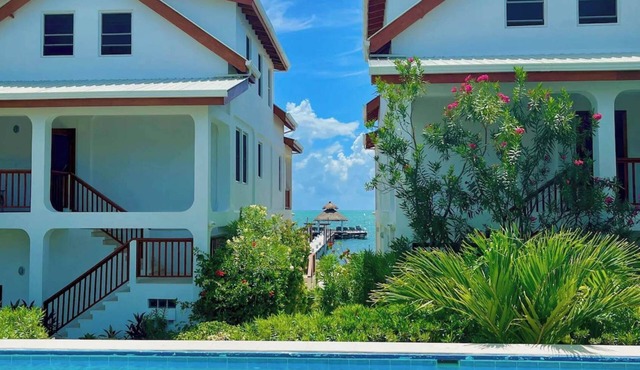 Penthouse 3 bed/3 bath Velento #5 Partial Ocean Views w/Pool, Private Dock