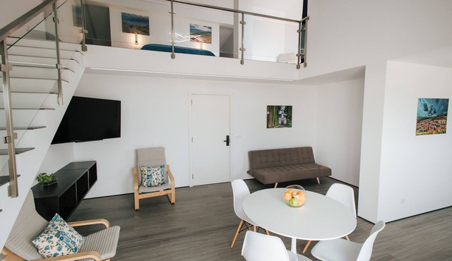Penthouse Seaside Apartment B - Faraway