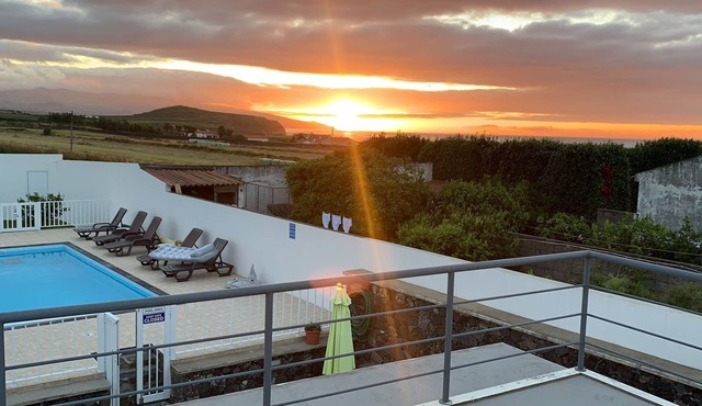 Pôr do Sol is an accommodation located in R.Grande,close to Santa Barbara beach