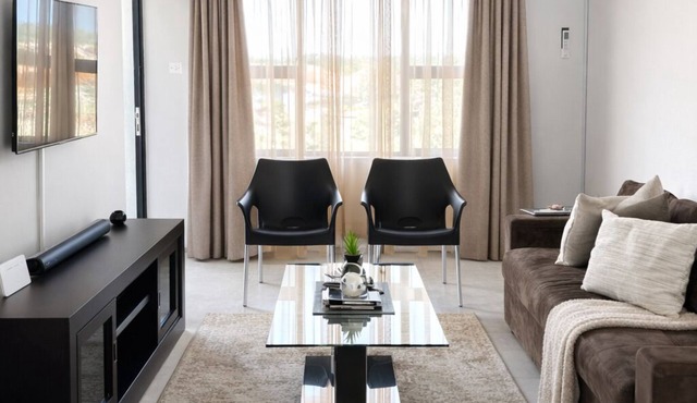 Prime & Secure Sarona City Apartment