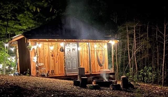 Primitive, rustic, tipi glamping & nature immersion retreat~ Historic Dandridge