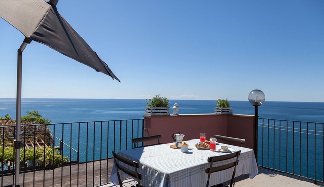 Private apartment in Corniglia Cinque Terre, terrace sea view