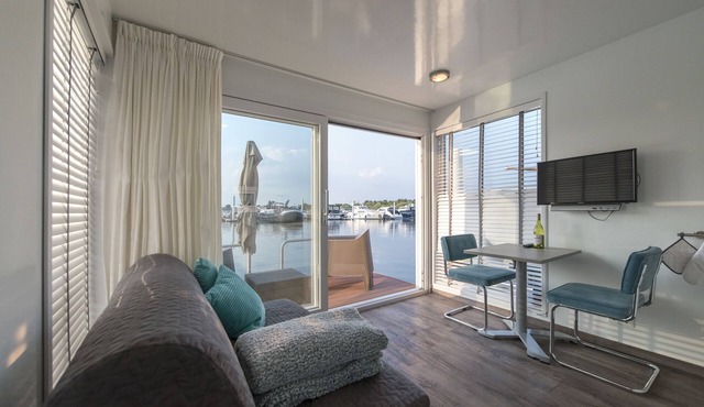 Private island: enjoy Burgundian Maastricht and the peace on the water