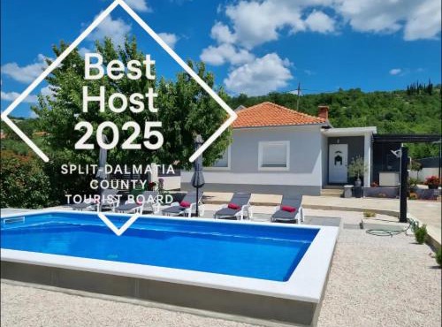Private Pool Villa with Jacuzzi & Mountain View near Makarska