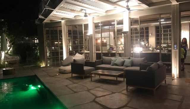 private villa house . nice garden , pool in the city , quite/