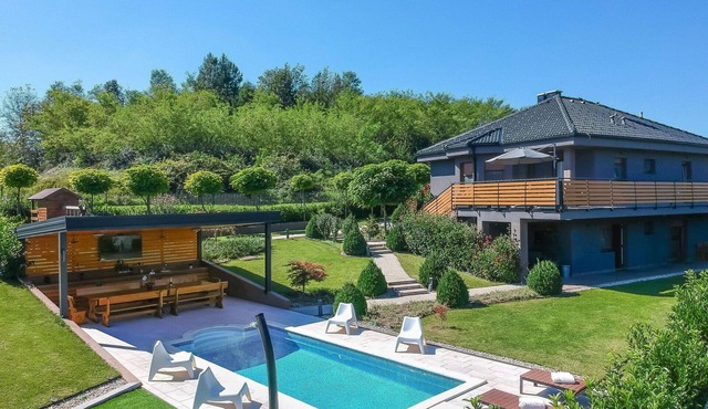 Private Villa with A/C, hot tub, WIFI, private pool, TV, terrace, pets allowed, panoramic view