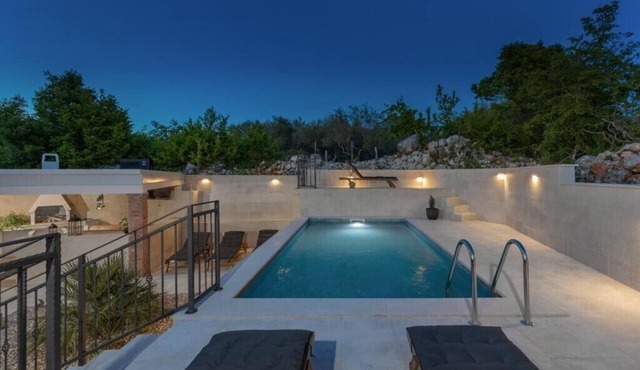 Private Villa with heated swiming pool