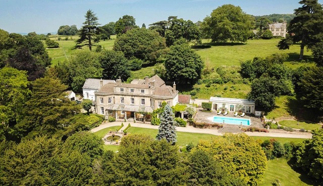 Purnell Manor - Nine Bedroom Villa, Sleeps 26