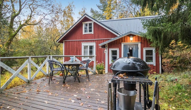 Puutarhurin mökki by Interhome