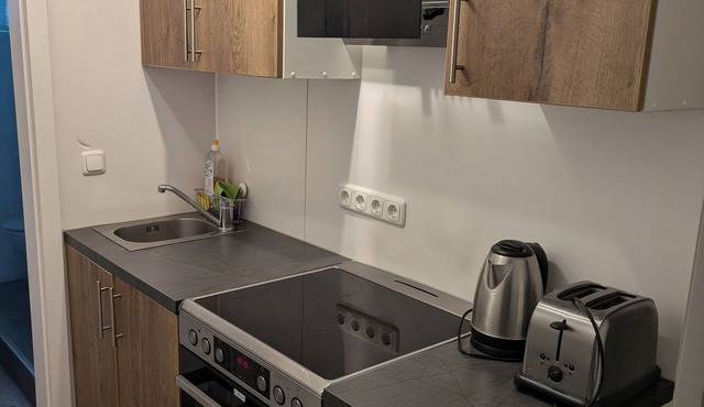 Quiet basement accommodation with private entrance. Ideal for couples!