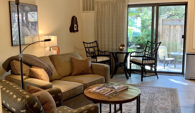 Quiet, Beautiful, East Sacramento Oasis - Walk to Coffee, Restaurants and Shops