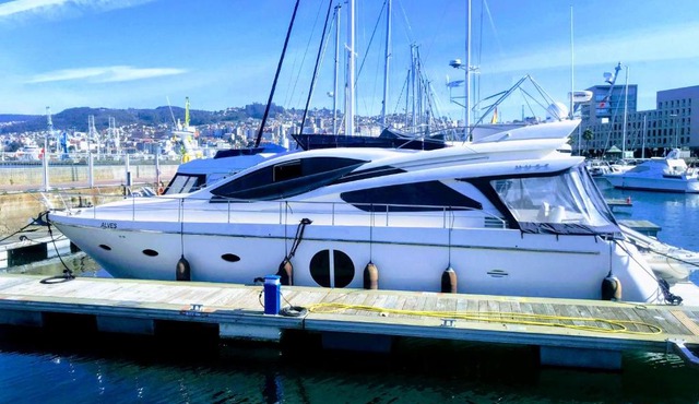 R54 Premium Yacht