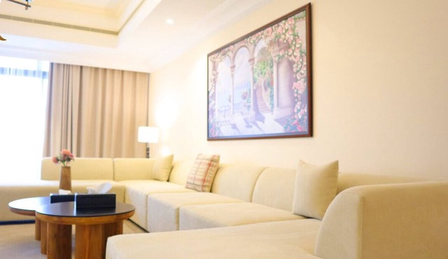 Raha Corniche Luxury 3BR Retreat