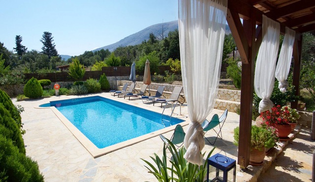 Relaxation pure! Charming Villa with private pool in secluded, idyllic location