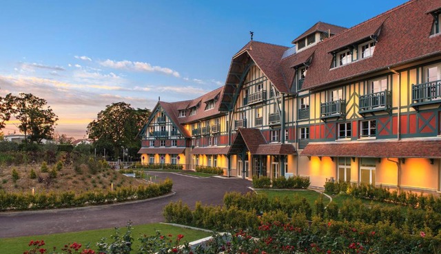 Renaissance Paris Hippodrome de St. Cloud Hotel